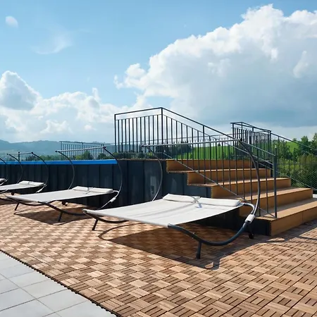 Hotel Double Red Cars Museum 3*