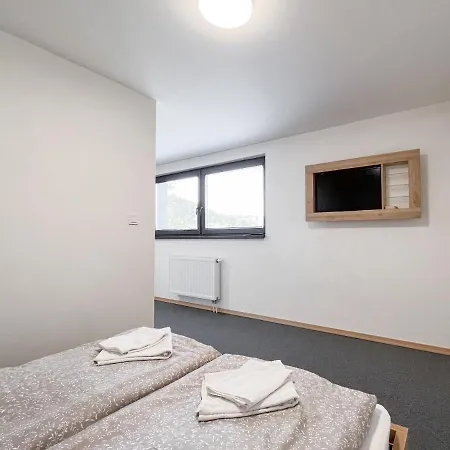 Double Red Cars Museum 3* Брезно