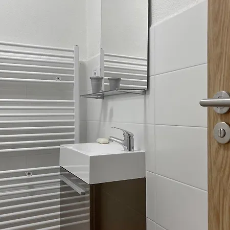 Double Red Cars Museum Отель 3*