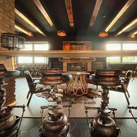 Отель Double Red Cars Museum