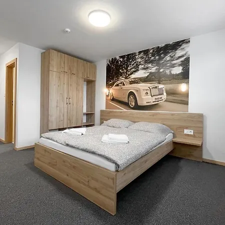 Hotel Double Red Cars Museum 3*