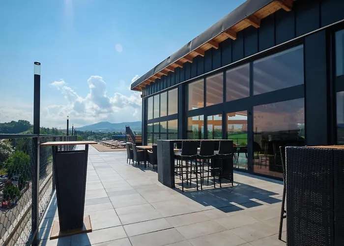 Double Red Cars Museum 3*