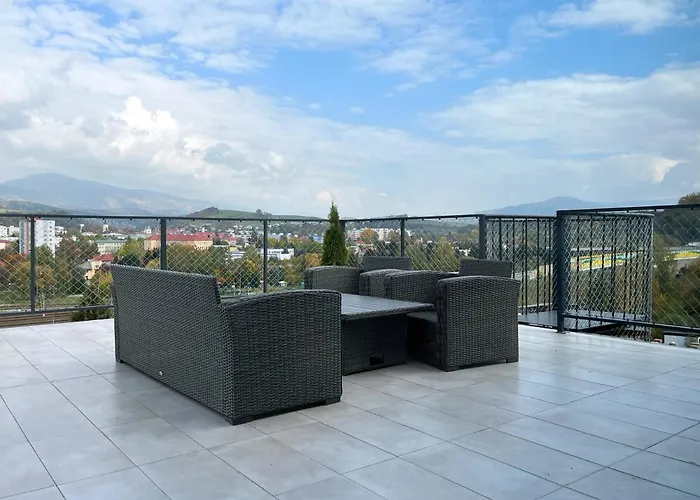 Double Red Cars Museum Szálloda